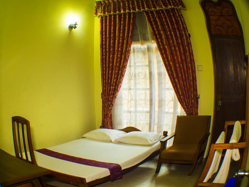 Malwatta Pilgrims Rest Hotell Kandy Exteriör bild