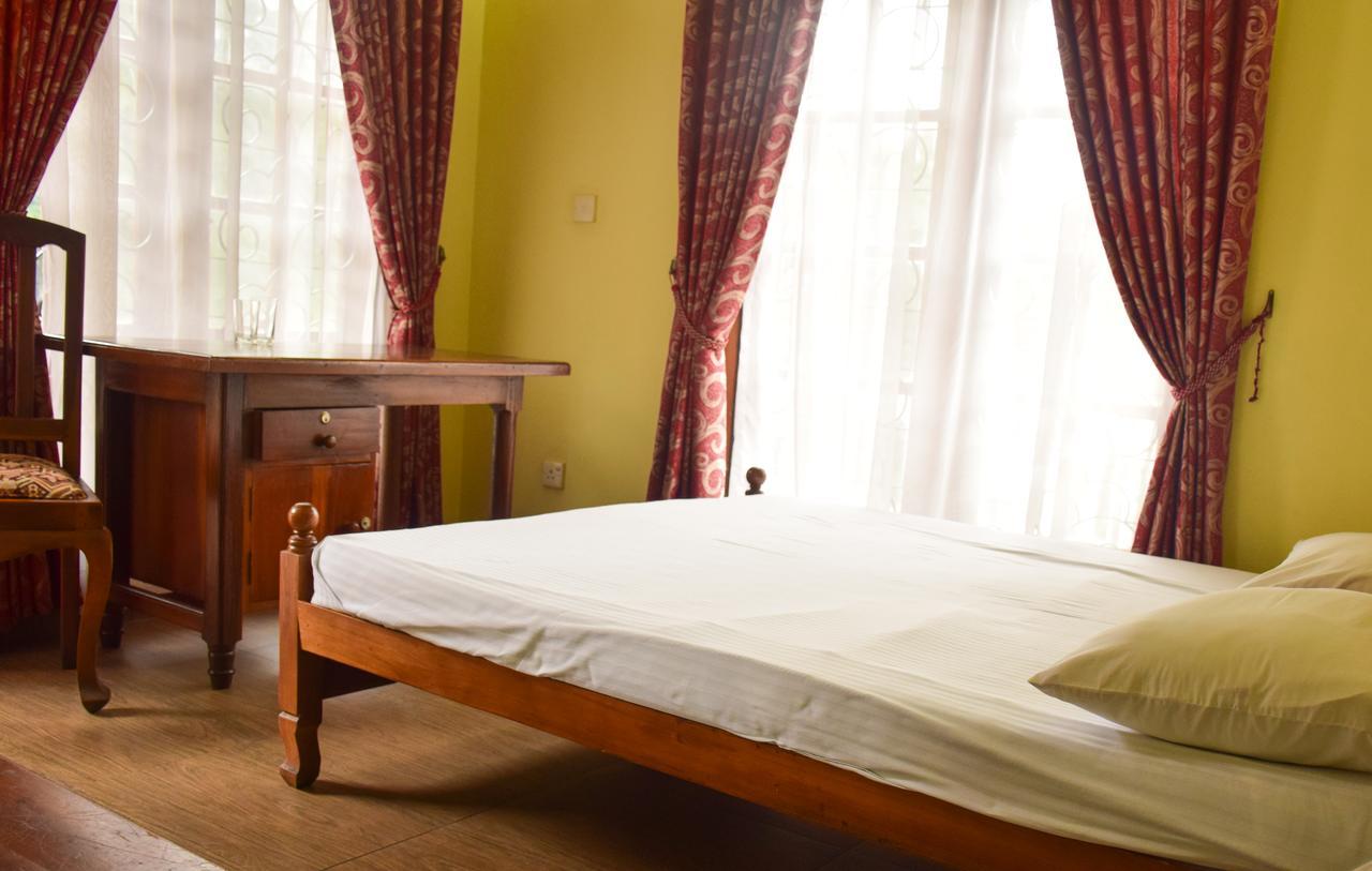 Malwatta Pilgrims Rest Hotell Kandy Exteriör bild